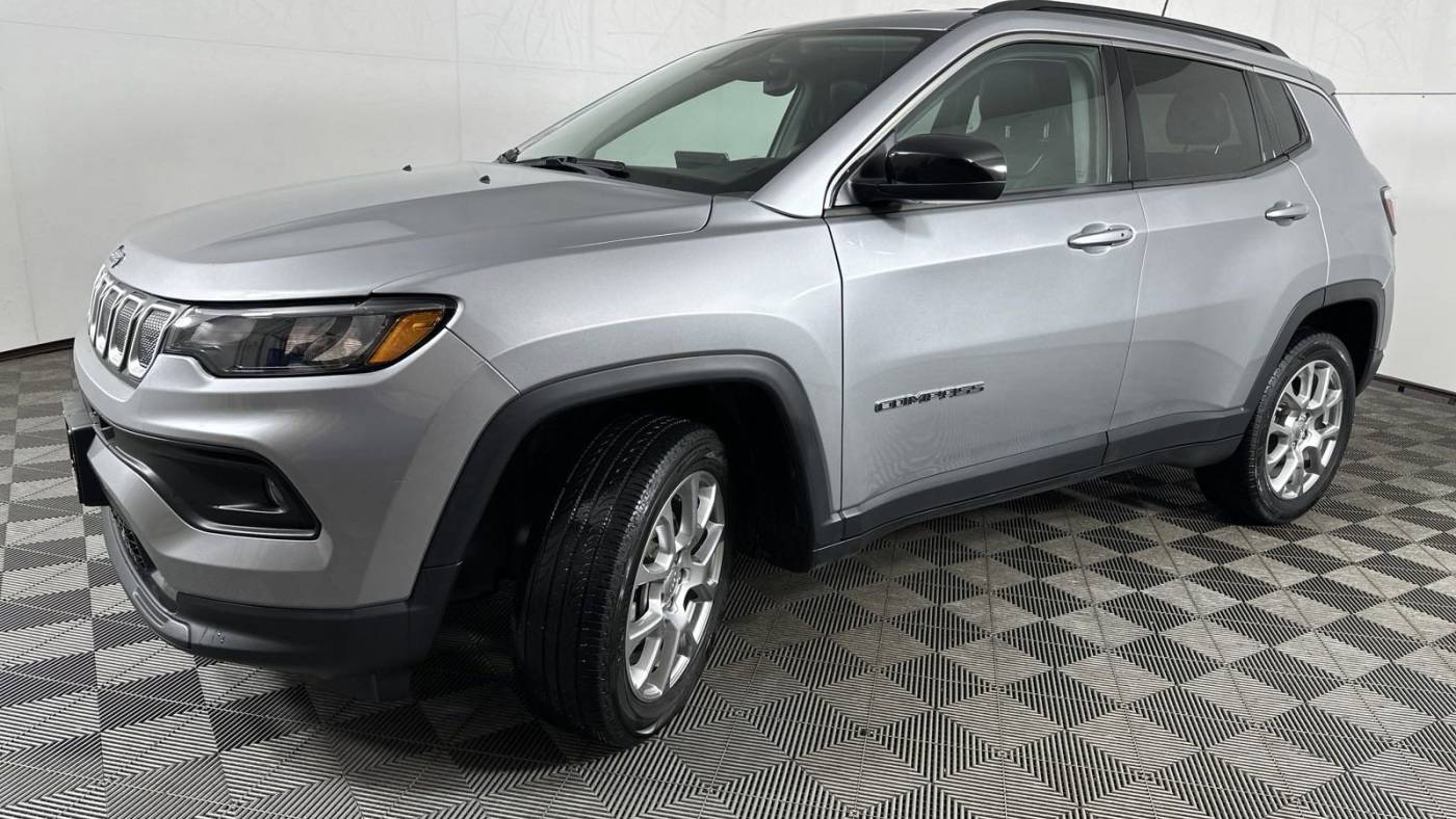 2022 jeep compass latitude lux