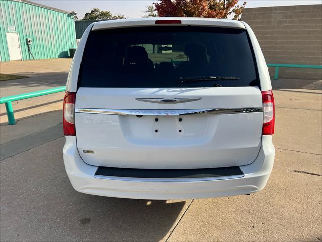 2014 chrysler town & country touring