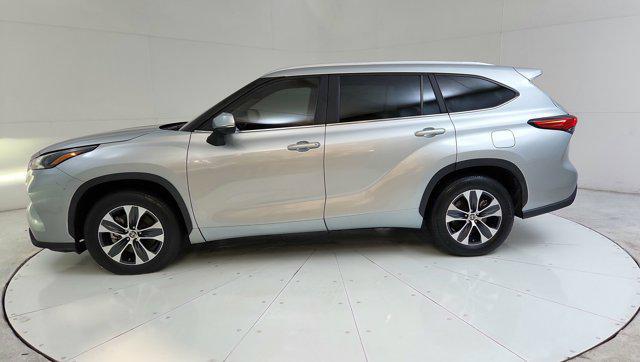2023 toyota highlander xse