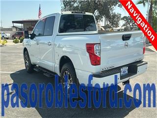 2021 Nissan Titan sv