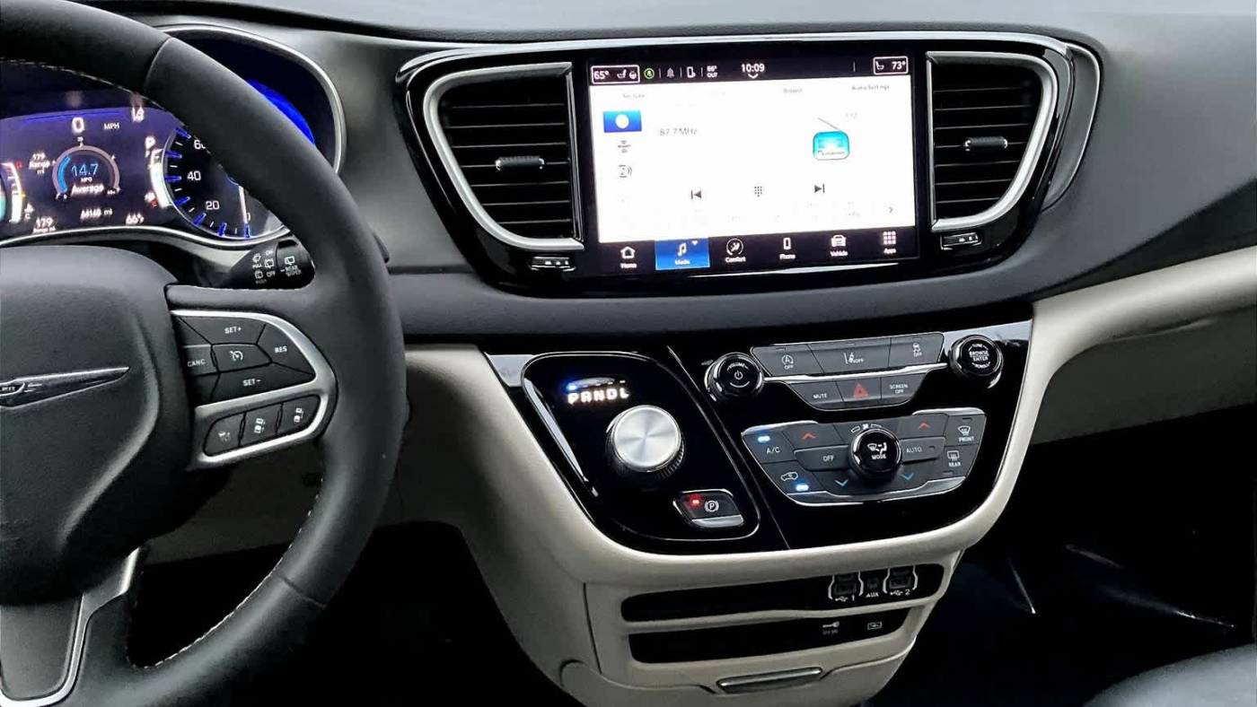 2022 chrysler pacifica touring l