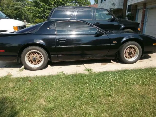 1991 pontiac firebird trans am gta (upgrade galore) needs transmission motor 10k