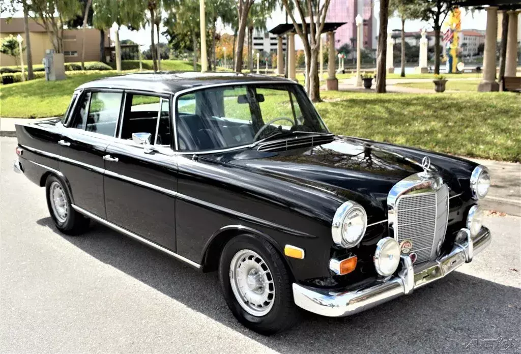 1968 mercedes-benz 230 black rwd automatic