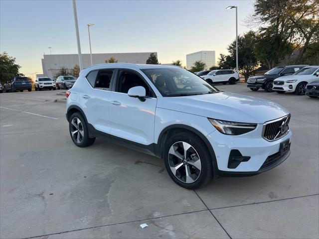 2024 volvo xc40 b5 plus bright theme