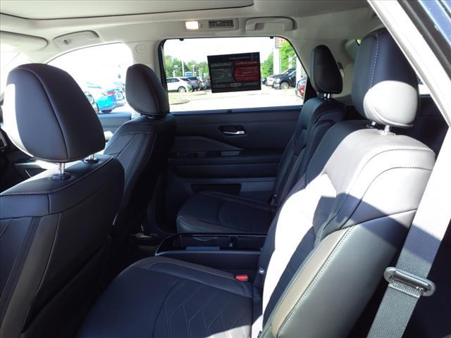 2024 nissan pathfinder platinum