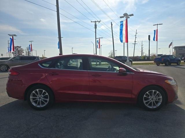 2020 ford fusion se