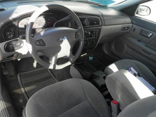 2000 ford taurus se in south dakota