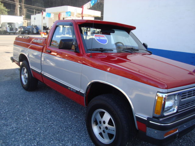 1992 chevrolet s-10, low miles, mint condition