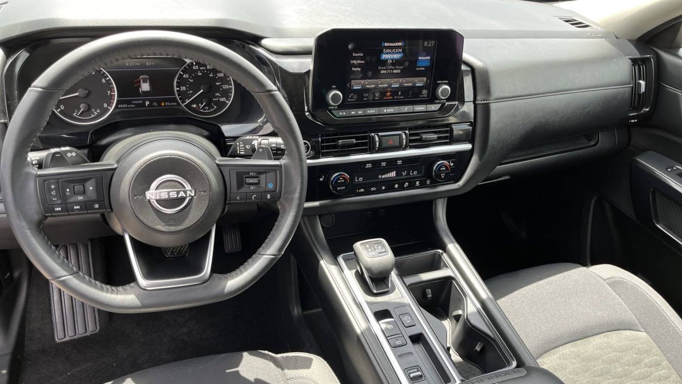 2024 nissan pathfinder sv