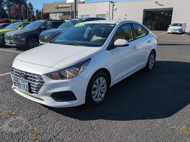 2022 hyundai accent se