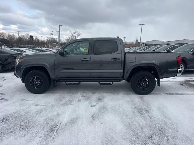 2022 toyota tacoma sr5