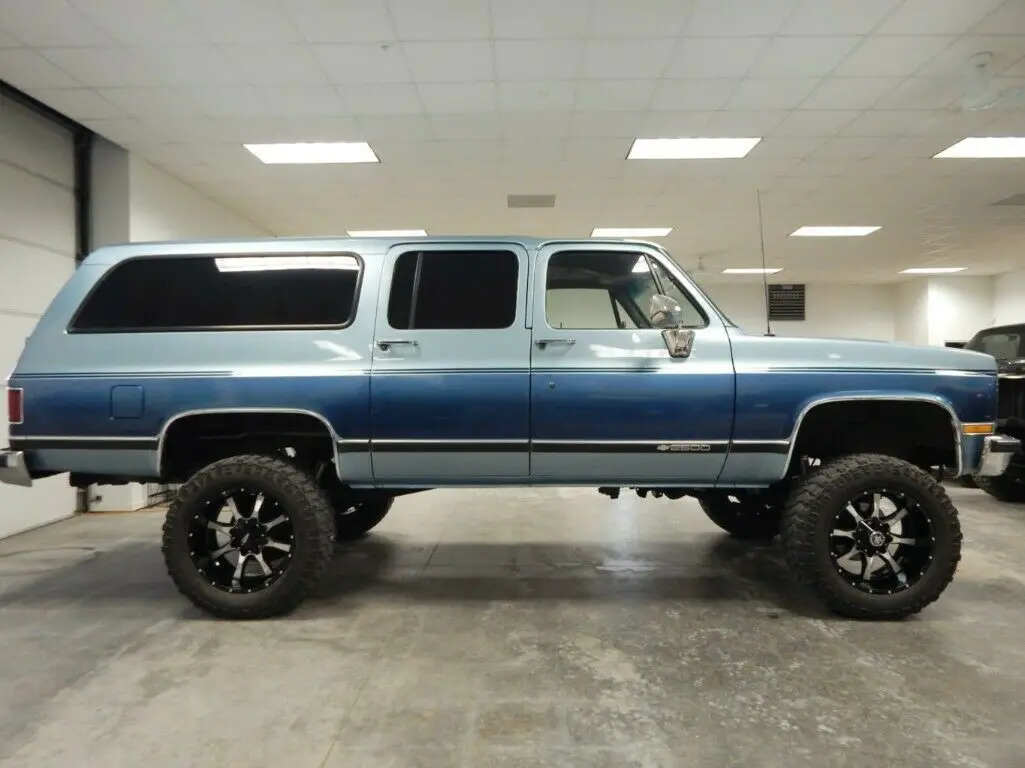 1989 chevrolet suburban 2500, silverado, fuel injected 350, 1 owner, rust free!