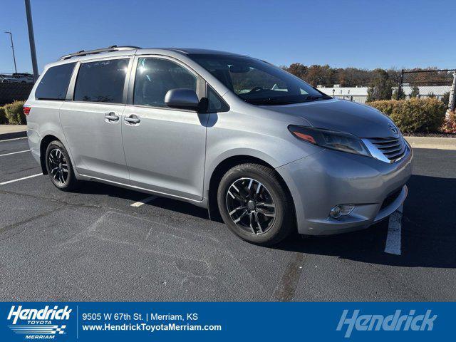 2017 toyota sienna le