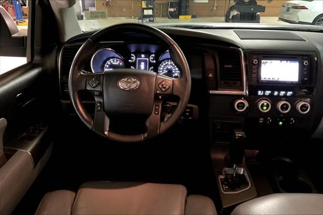 2018 toyota sequoia sr5
