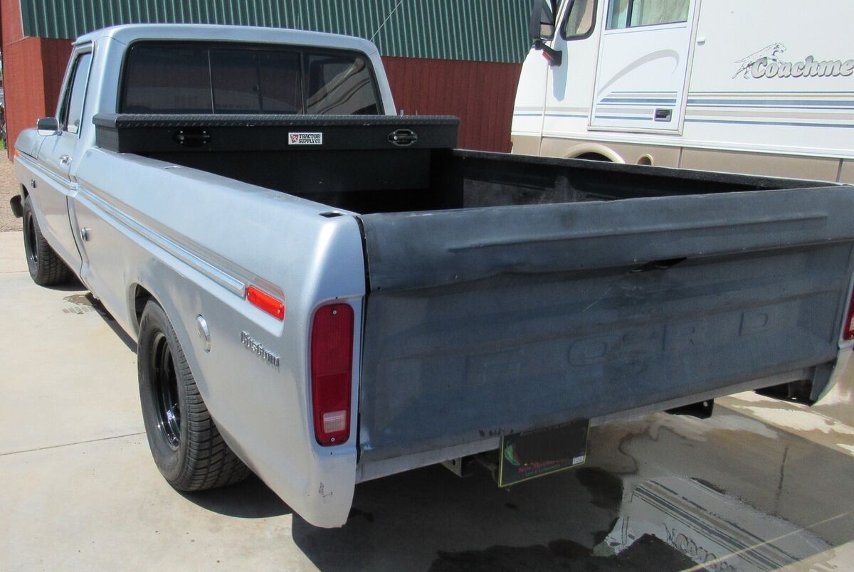 1976 ford f-150 302 5.0 & 4 speed manual