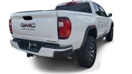 2024 GMC Canyon