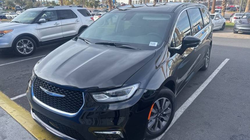 used 2024 chrysler pacifica plug-in hybrid select $35,984great deal 6,710 mi. location: henderson