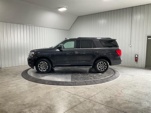 2022 ford expedition xlt