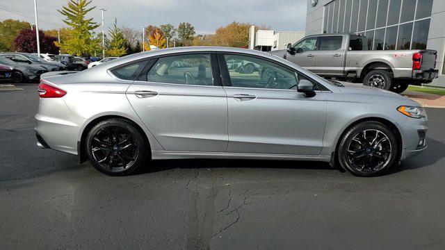 2020 ford fusion se