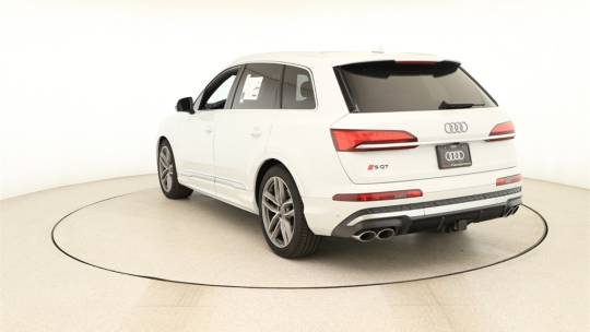 2025 Audi SQ7