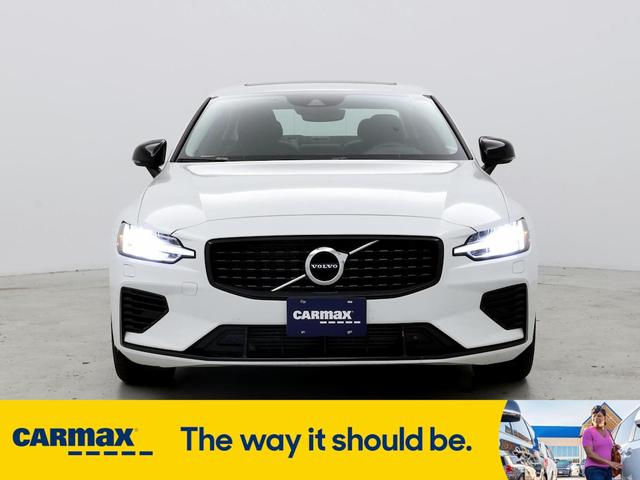 2022 volvo s60 recharge plug-in hybrid t8 r-design expression