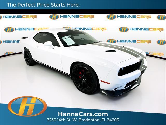 2020 dodge challenger sxt