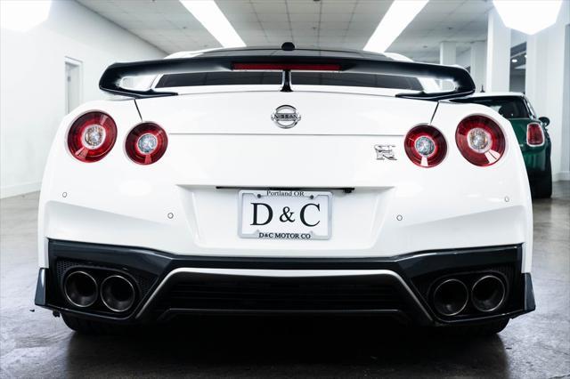 2017 nissan gt-r premium