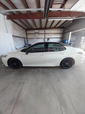 2024 toyota camry hybrid se