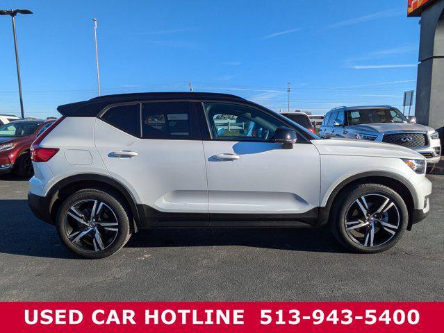 2021 volvo xc40 t4 r-design