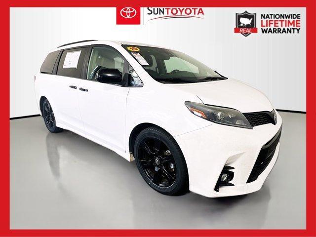 2020 toyota sienna se