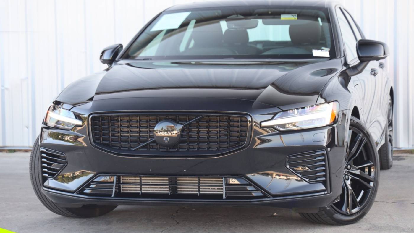 2024 volvo s60 recharge t8 plus black edition