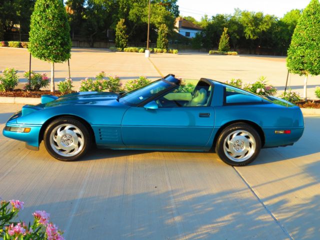 1994 chevrolet corvette base hatchback 2-door 5.7l v8