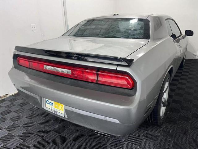 2014 dodge challenger sxt