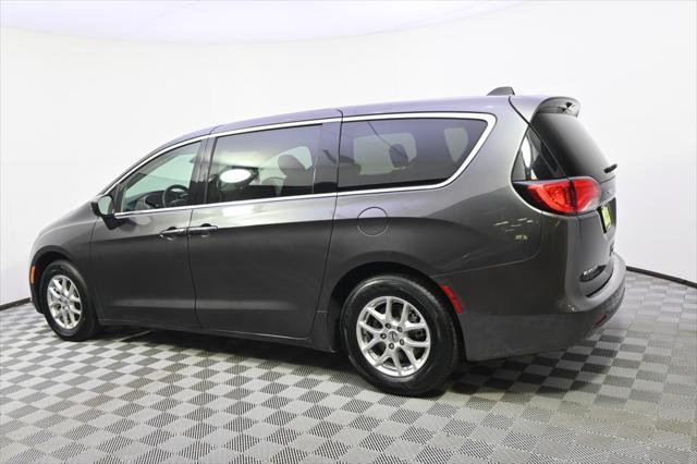 2023 chrysler voyager lx