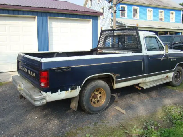 1985 dodge ram 1/2 ton truck