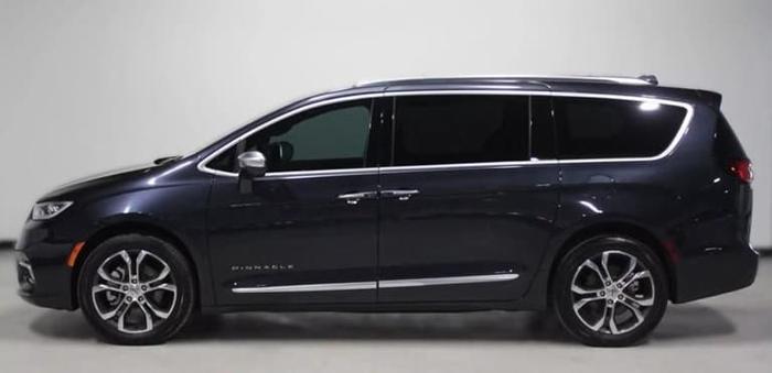 2021 chrysler pacifica pinnacle minivan 4d in cleveland, ohio