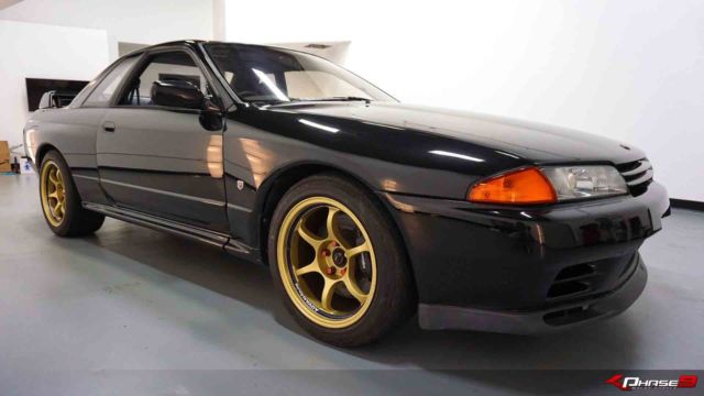 1992 nissan skyline bnr32 gt-r [slight upgrades | great condition | low miles]