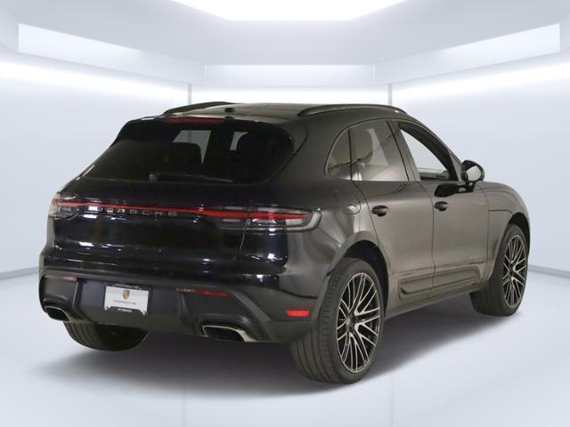 2022 porsche macan base