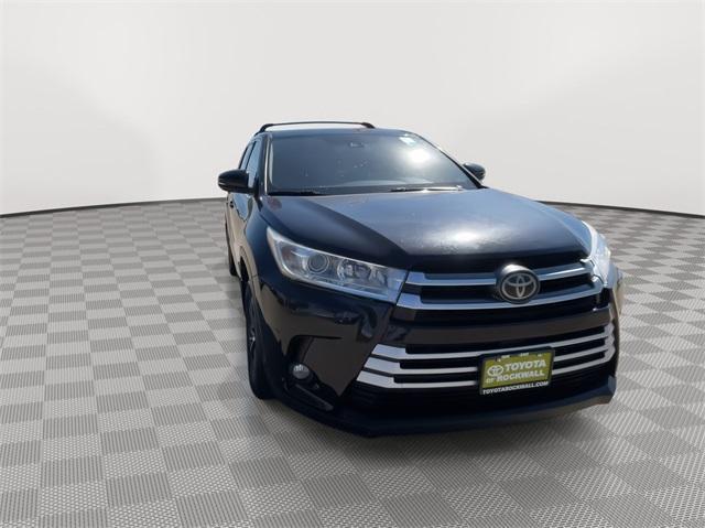 2017 toyota highlander le