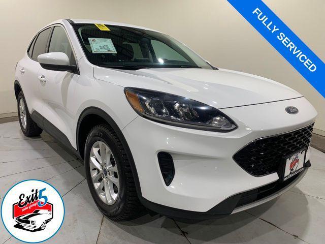 2021 ford escape se