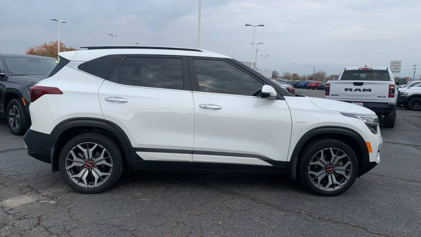 2022 kia seltos sx