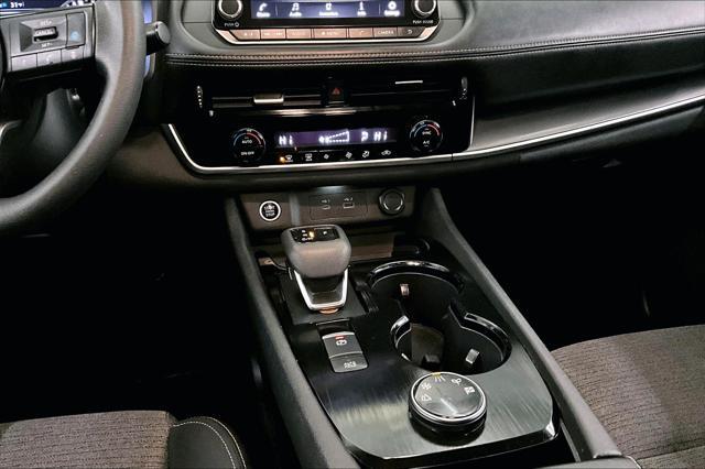 2022 nissan rogue sv