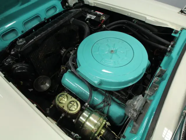 352 t-bird v8, 3 spd auto, pwr steer, pwr brakes, very nice paint & interior