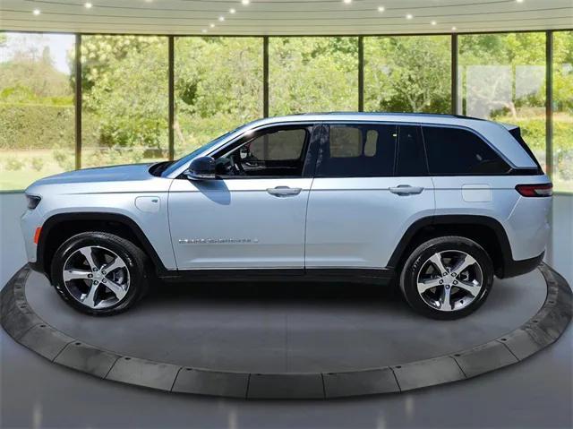 2023 jeep grand cherokee 4xe base