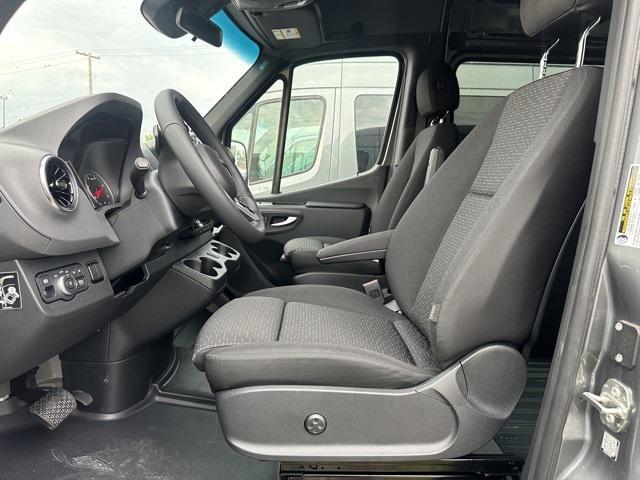 2023 mercedes-benz sprinter 2500 standard roof