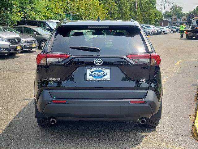 2021 toyota rav4 le