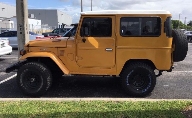 fj 40 toyota land cruiser- made in japan