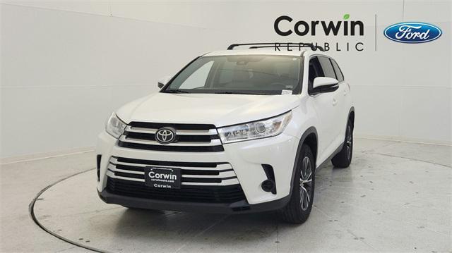 2019 toyota highlander le i4