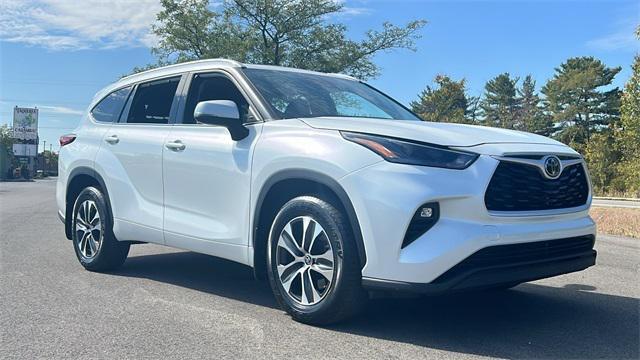 2022 toyota highlander xle