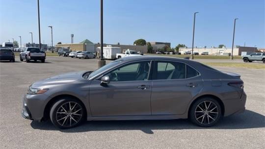 2021 toyota camry se